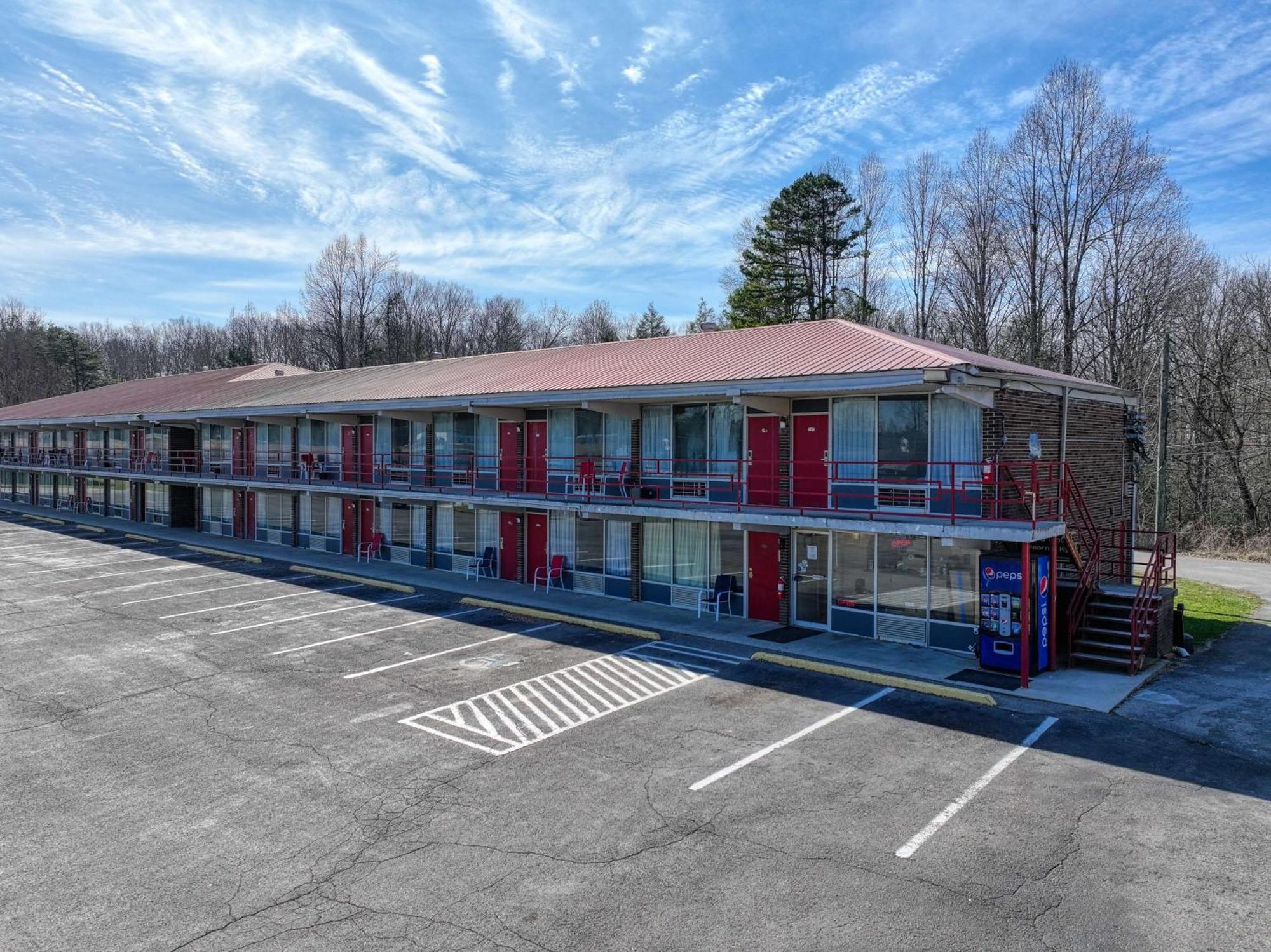 Americas Best Value Inn Stearns, Ky Exterior foto